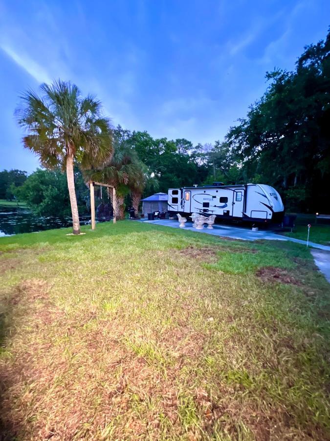 Отель Lake Front Rv Experience Close To Port Canaveral And Kennedy Space Center Тайтусвилл Экстерьер фото