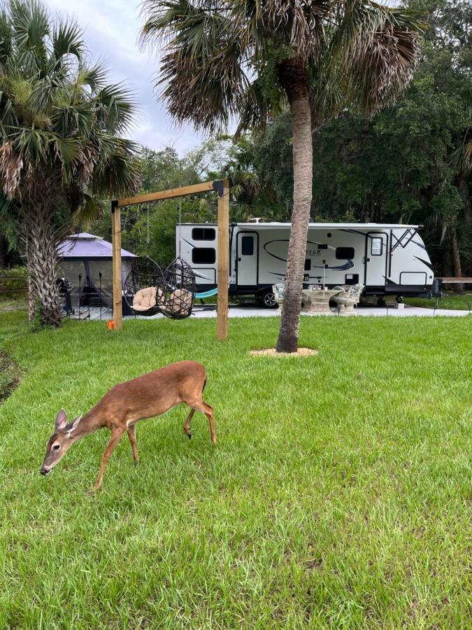 Отель Lake Front Rv Experience Close To Port Canaveral And Kennedy Space Center Тайтусвилл Экстерьер фото